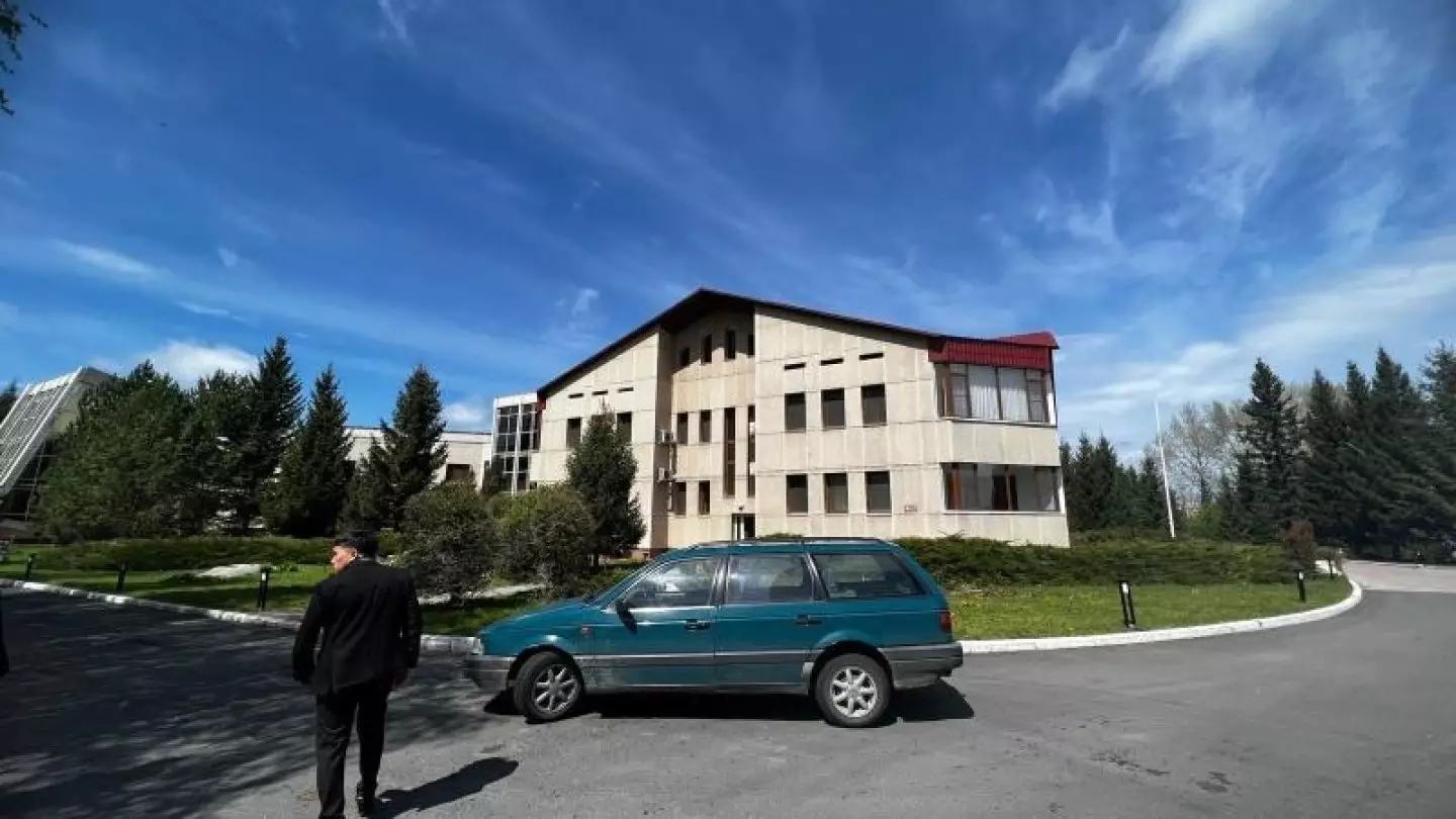 «Резиденцию Назарбаева» выставили на торги в Усть-Каменогорске