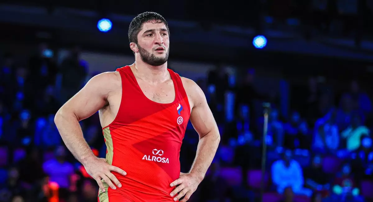 МОК заменил фотографию с Садулаевым на обложке раздела олимпийского турнира по борьбе