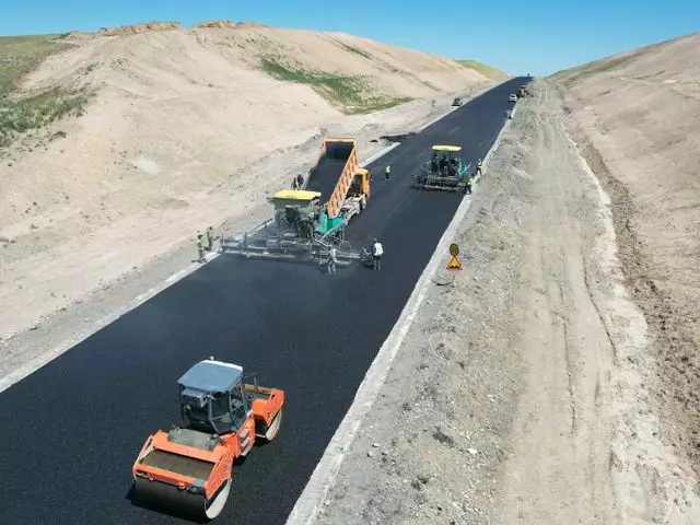 В Казахстане модернизируют 5 тысяч километров автодорог 