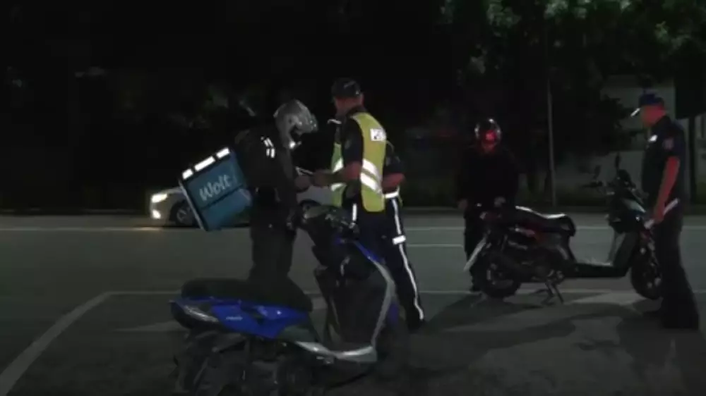 Ночной рейд по контролю транспорта в Алматы выявлено 26 нарушений