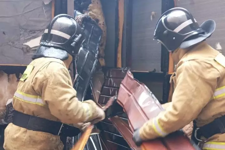 Пожар в торговых павильонах Косшы предотвратили огнеборцы