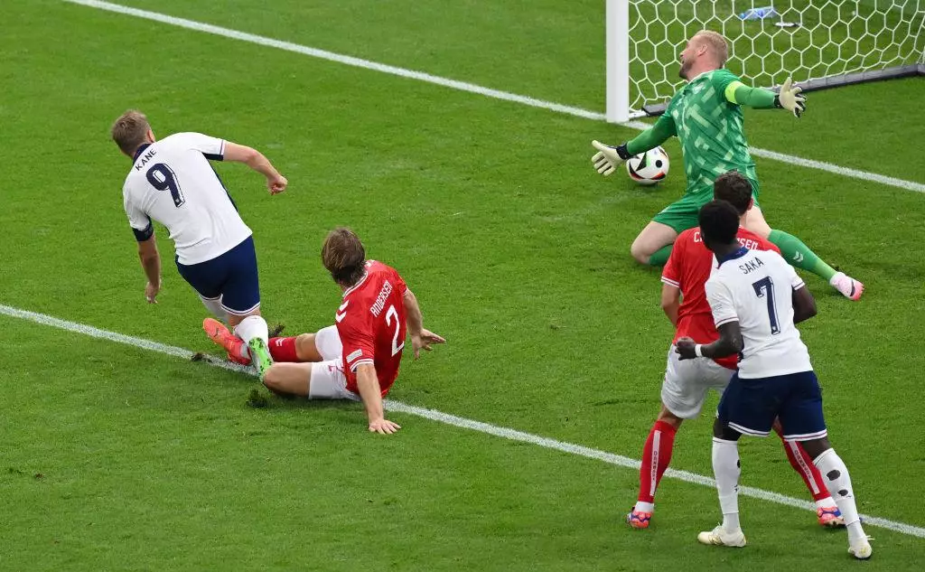 Англия потеряла очки в матче с Данией. Что происходит на Евро
