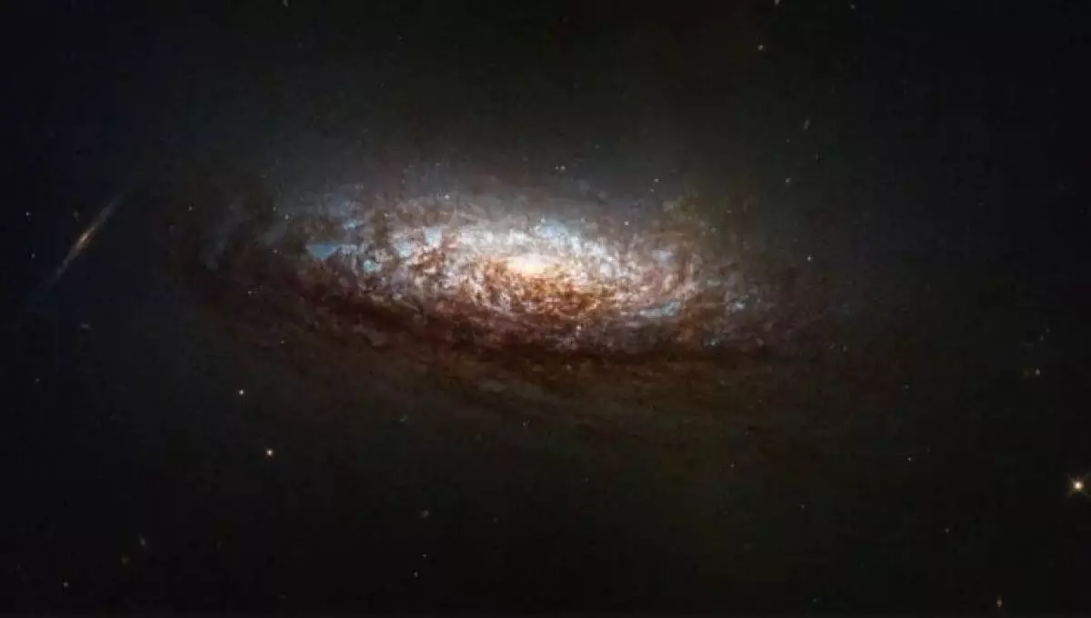 Телескоп Hubble показал поразительную галактику в созвездии Золотой Рыбы