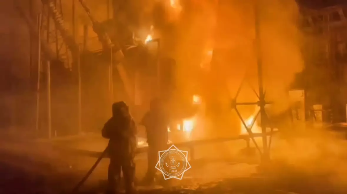 Трансформатор горел на металлургическом заводе в Таразе