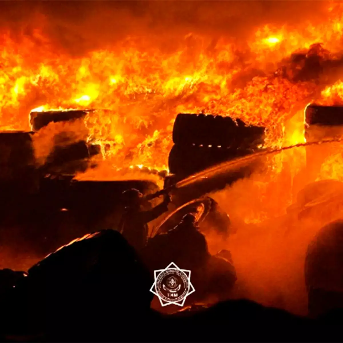 Трансформатор с 60 тоннами масла загорелся на заводе в Таразе