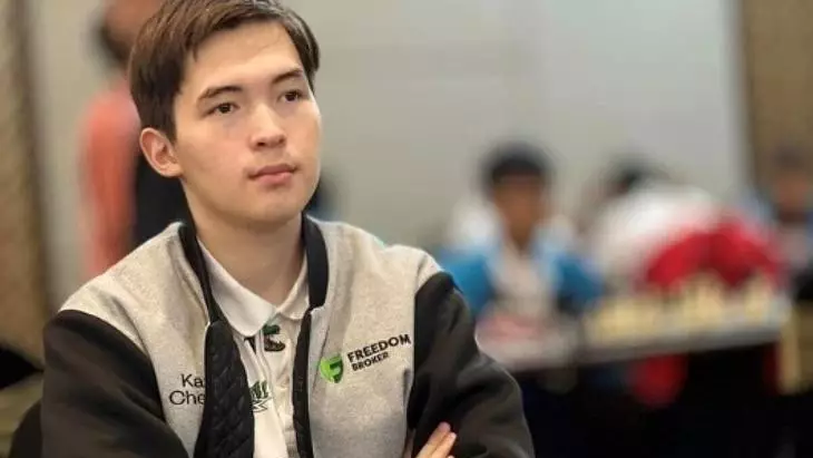Новый чемпион мира по шахматам Казыбек Ногербек получил электромобиль