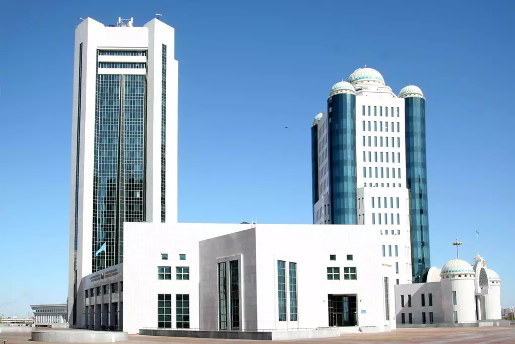 Совместное заседание палат парламента проходит в Астане