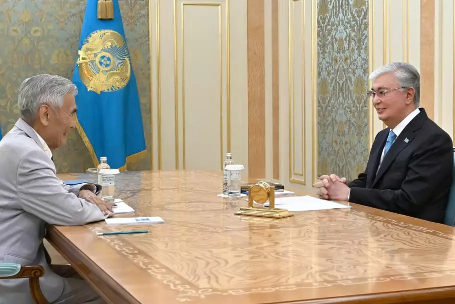 Токаев принял заместителя председателя "Организации ветеранов" О.Озганбаева