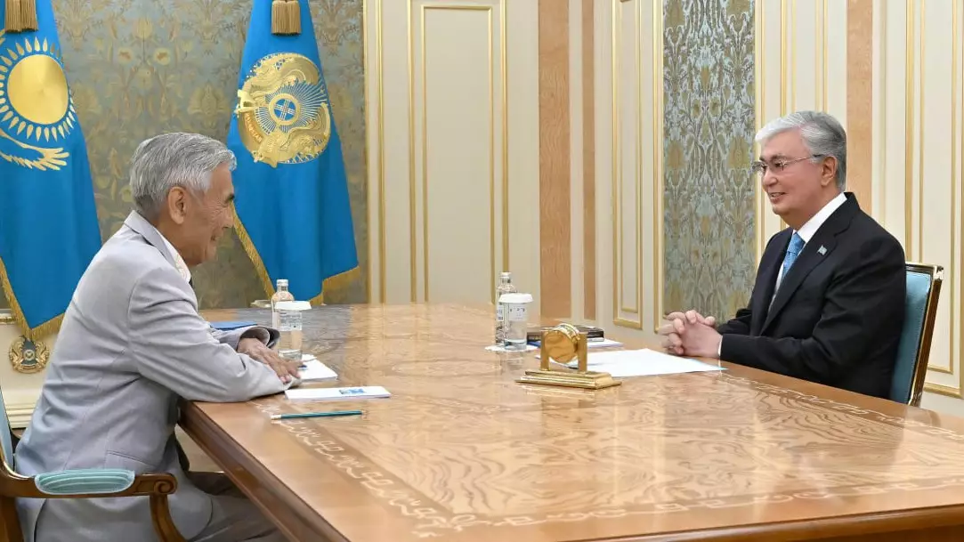 Президент Казахстана обсудил с Омирзаком Озганбаевым вопросы развития страны и воспитания молодежи
