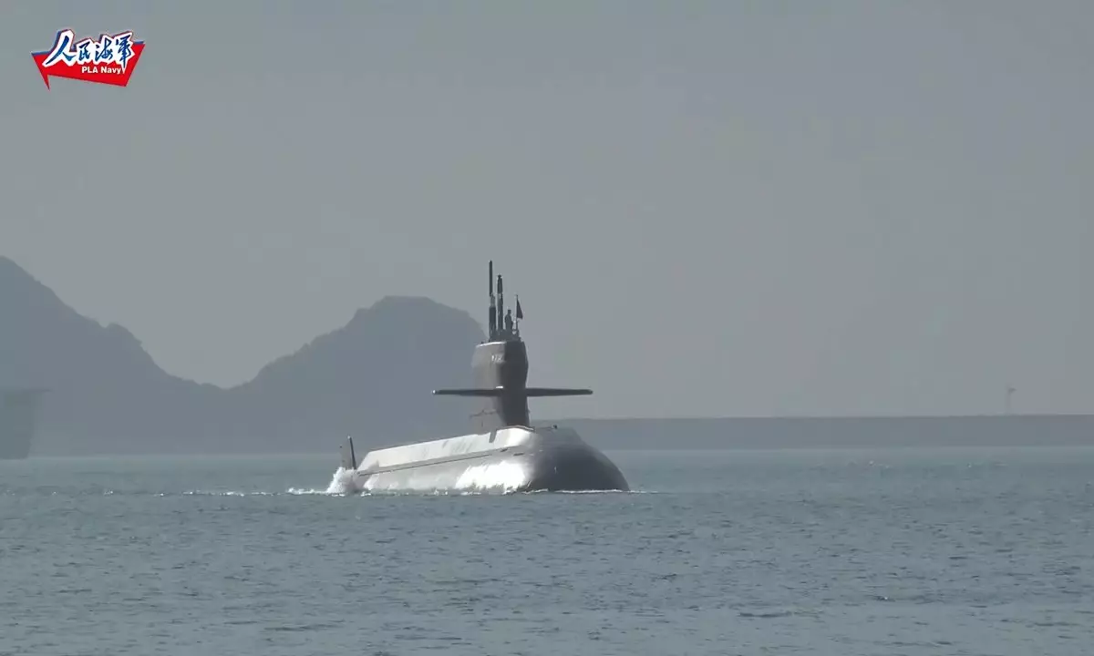 Китай ввел в эксплуатацию новую подводную лодку