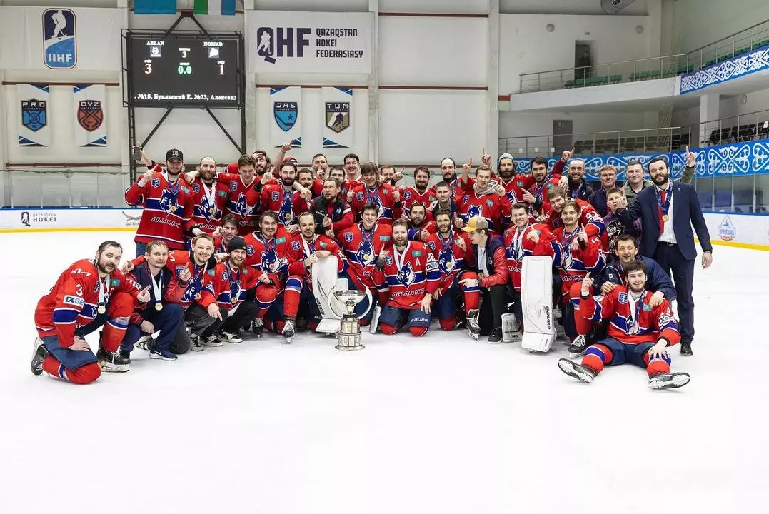 Стали известны соперники казахстанцев на Континентальном Кубке по хоккею