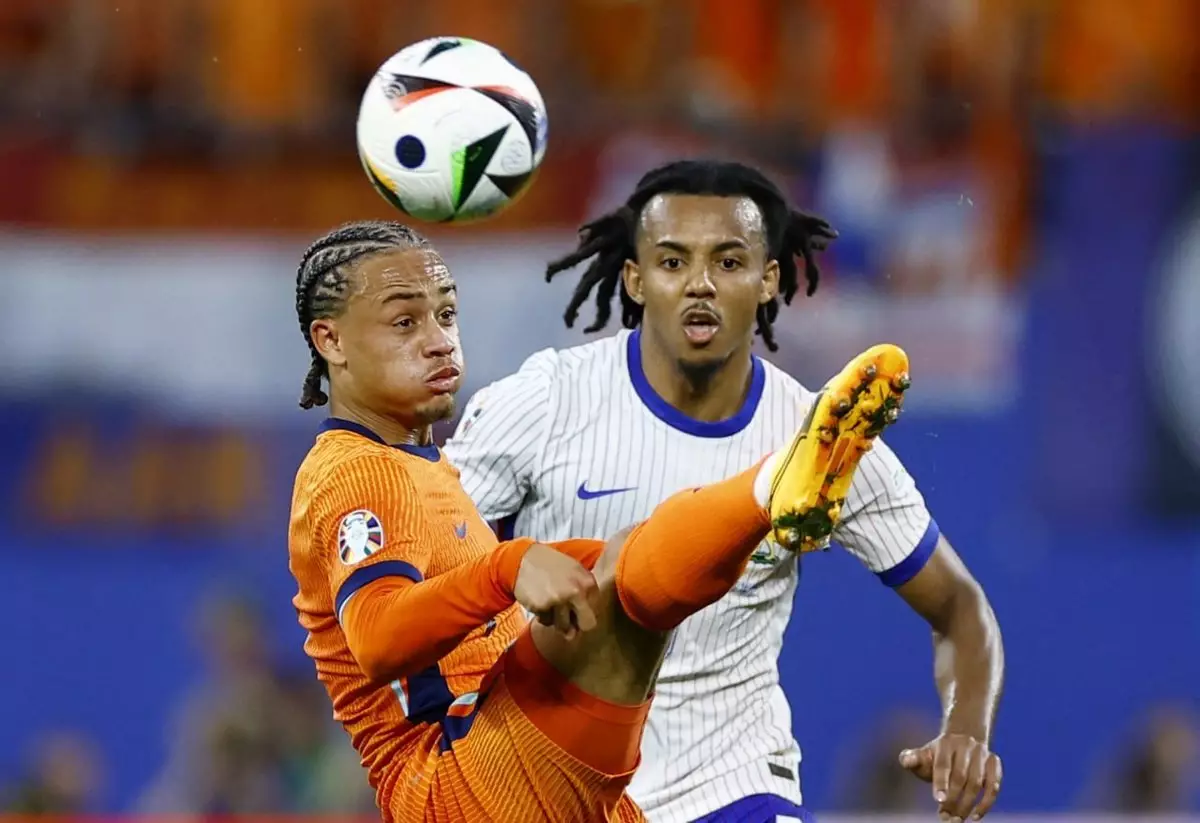 Нидерланды — Франция: гол Симонса на 69-й минуте отменили из-за офсайда