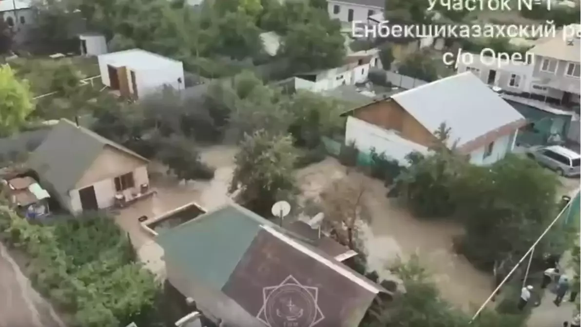 Спасатели ликвидировали угрозу подтопления одного из сел Алматинской области