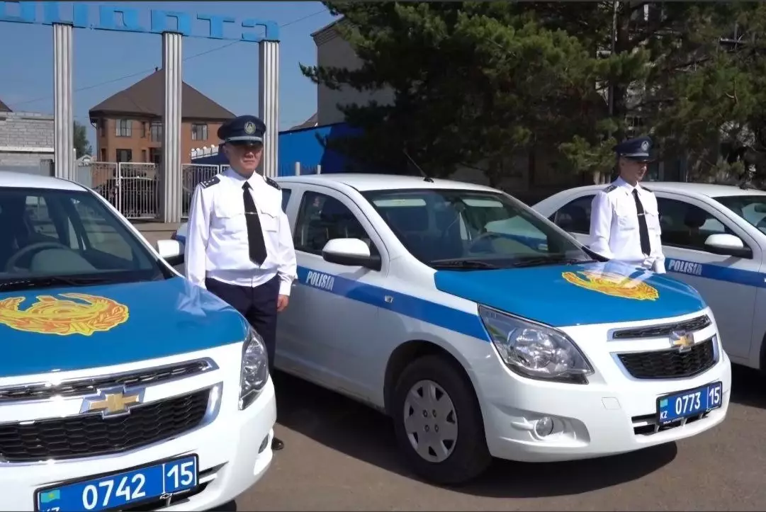 Полицейским СКО вручили ключи от новых служебных машин