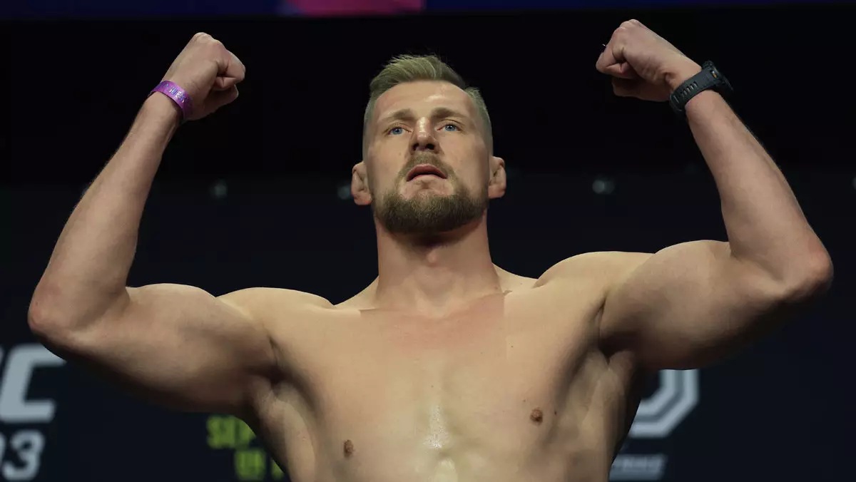Волков победил Павловича единогласным решением судей на турнире UFC