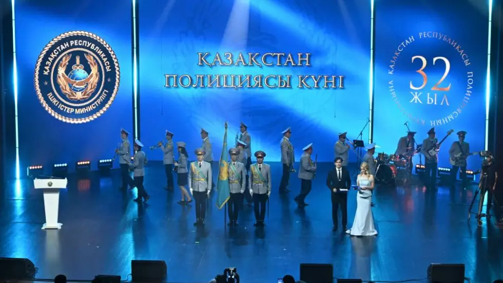 Алматыда полиция күніне арналған концерт өтті