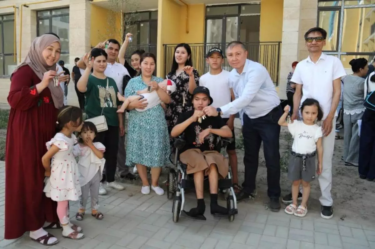 78 детей-сирот получили квартиры в Алматы