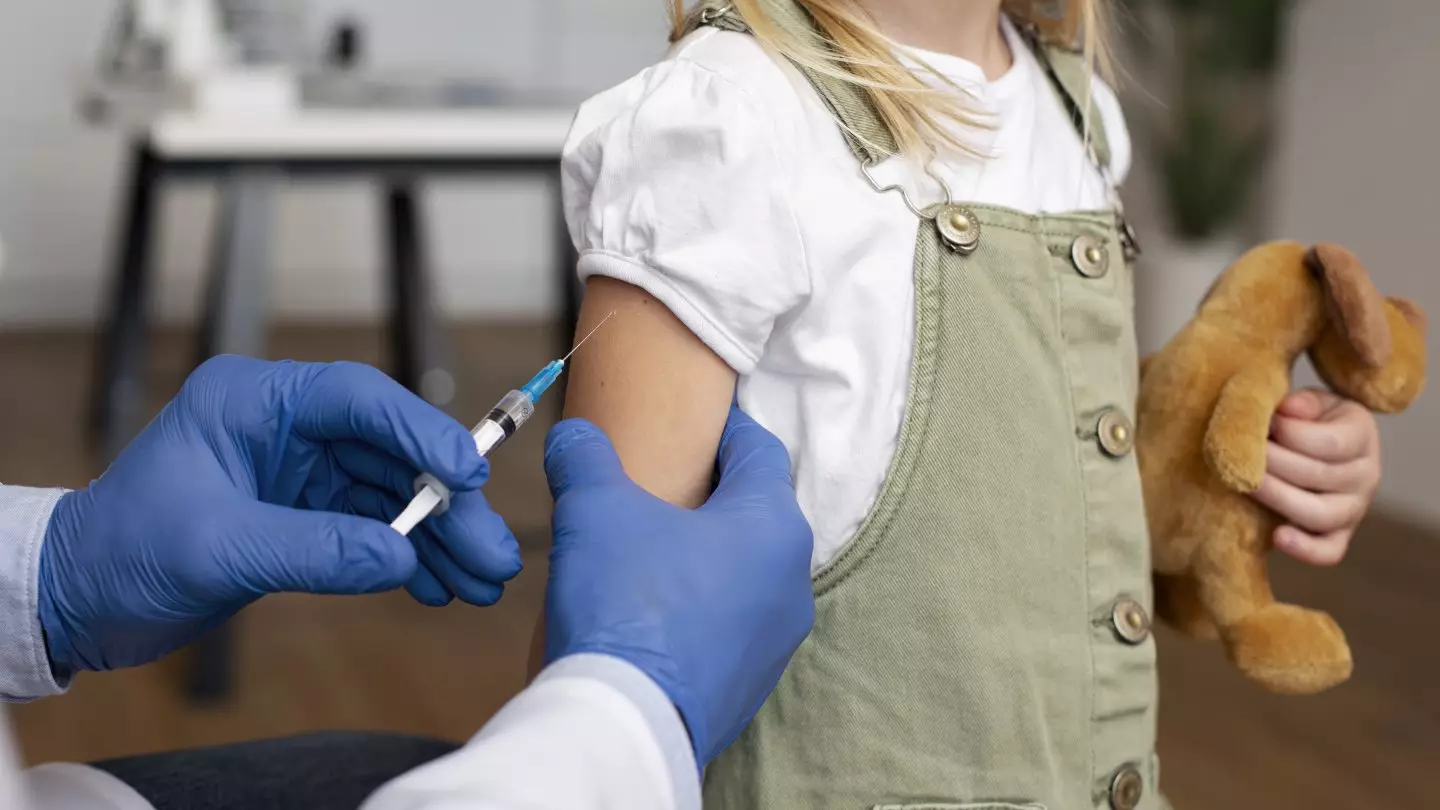 Вакцина от ВПЧ для казахстанских девочек: есть ли побочка?