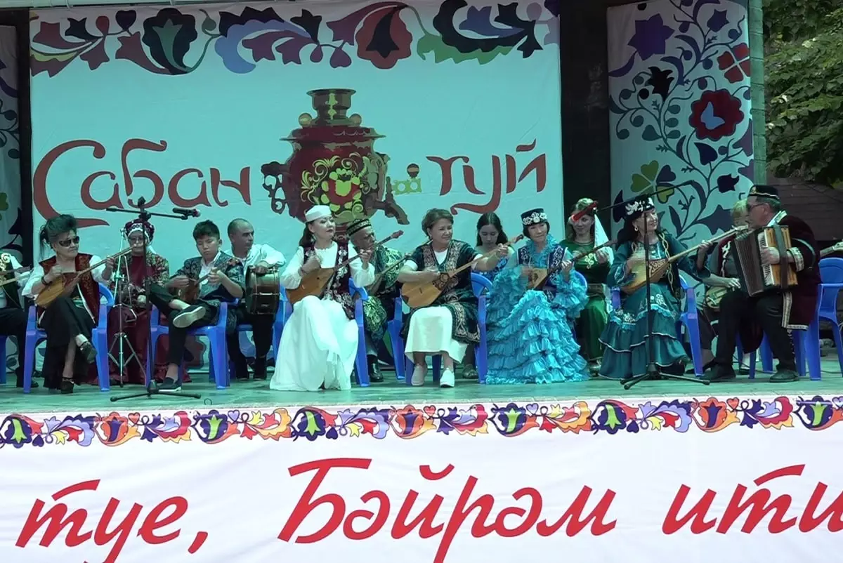 Как в Алматы отметили национальный татарский праздник «Сабантуй»