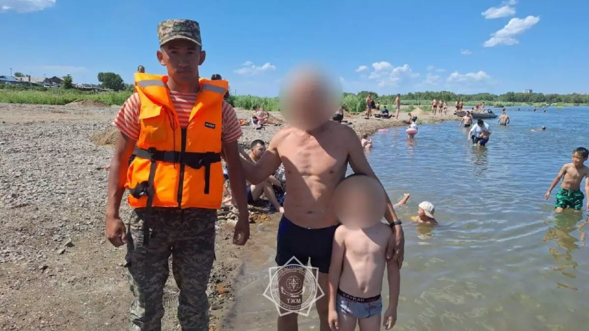 Военнослужащие спасли семилетнего мальчика в Семее