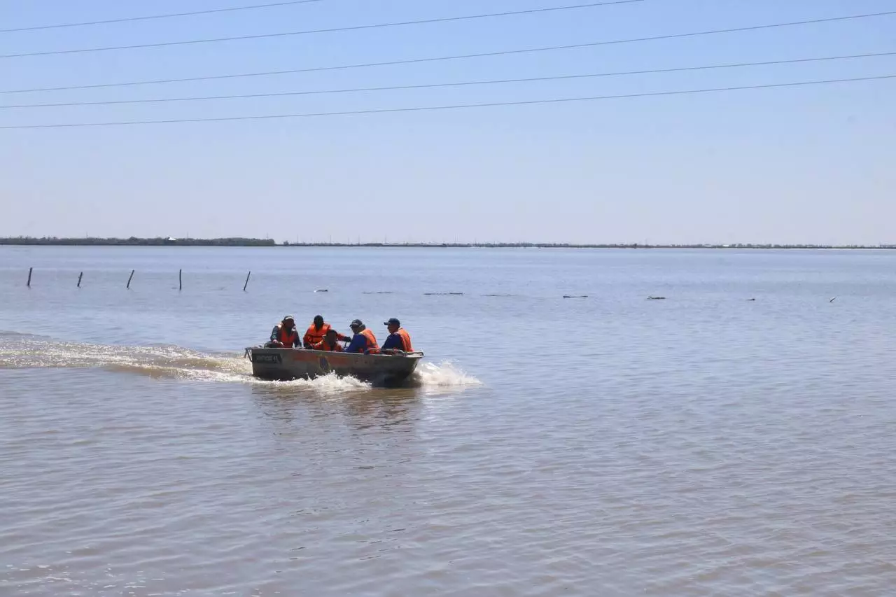 Жителям Атырауской области запретили купаться в реке Жайык