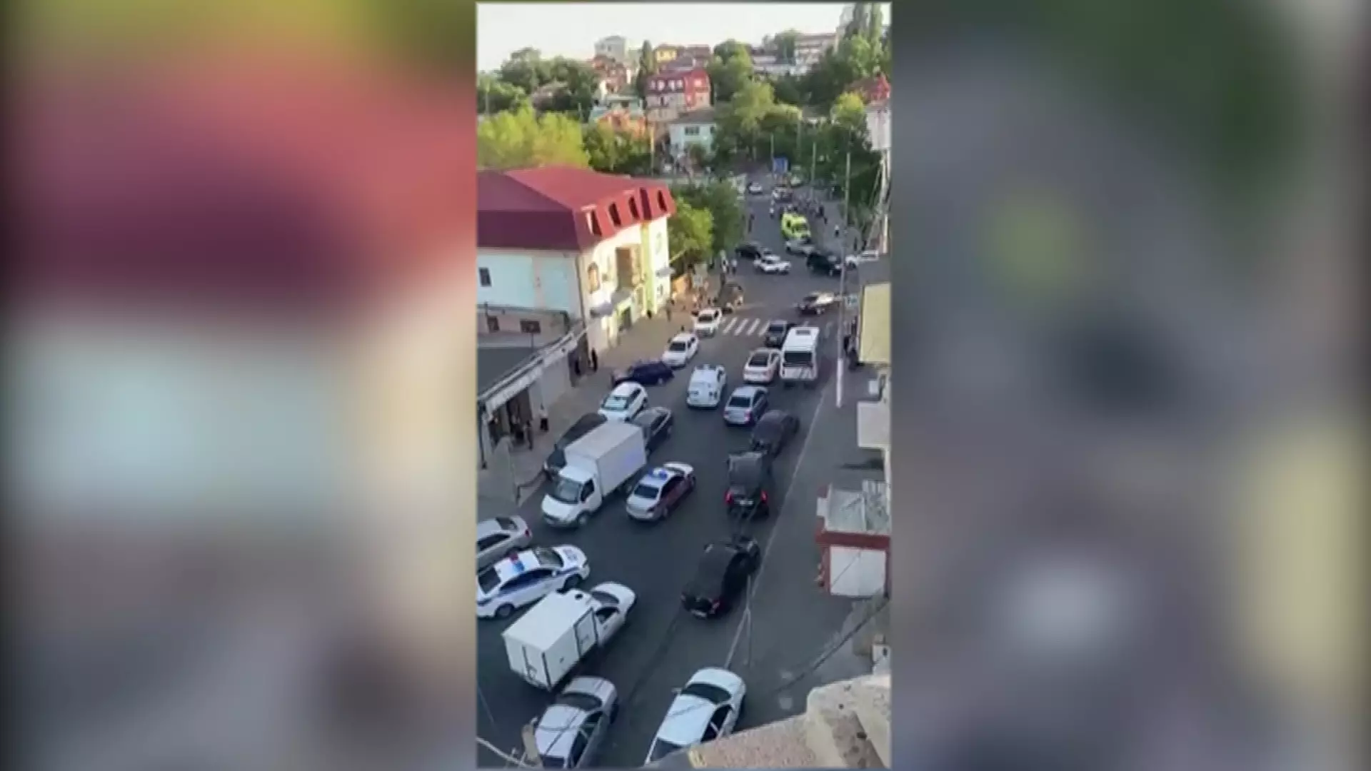 Теракт в Дагестане: убиты священник, гражданские и более 15 полицейских