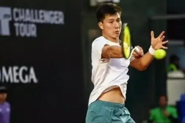 Теннисист из Казахстана с победы стартовал на Уимблдоне-2024