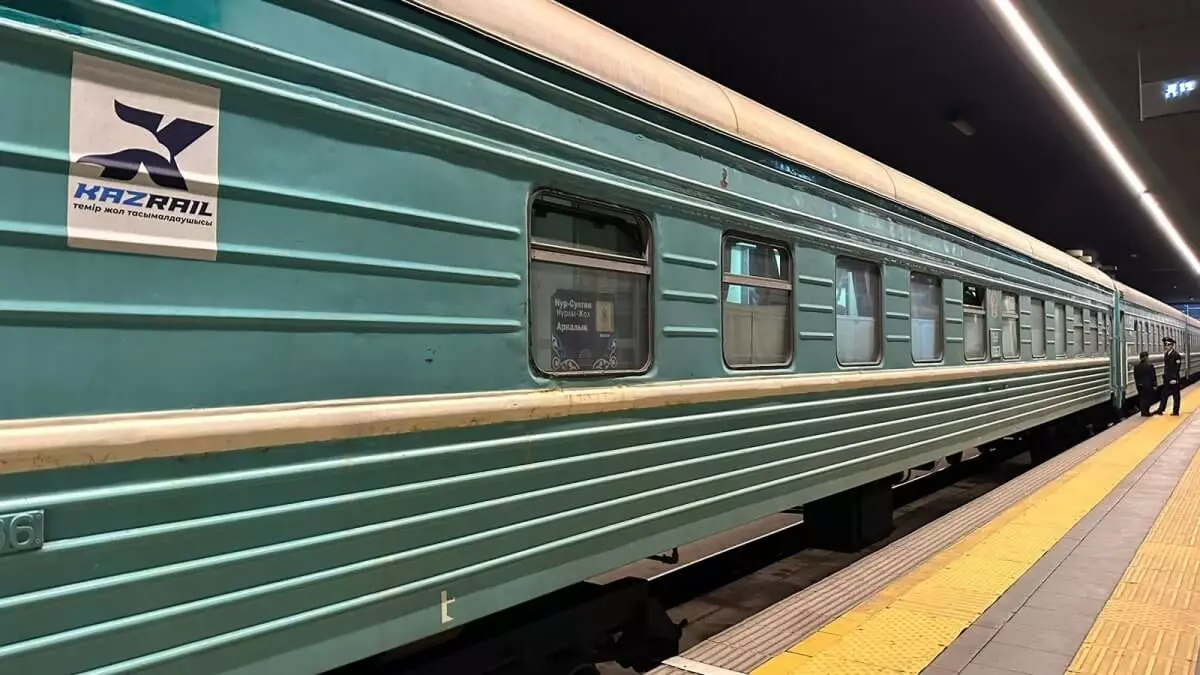 Дополнительные пассажирские поезда запустят на юг Казахстана из Астаны