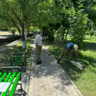 В Шымкенте в рамках акции «Таза Қазақстан» очистили берега главной водной артерии города