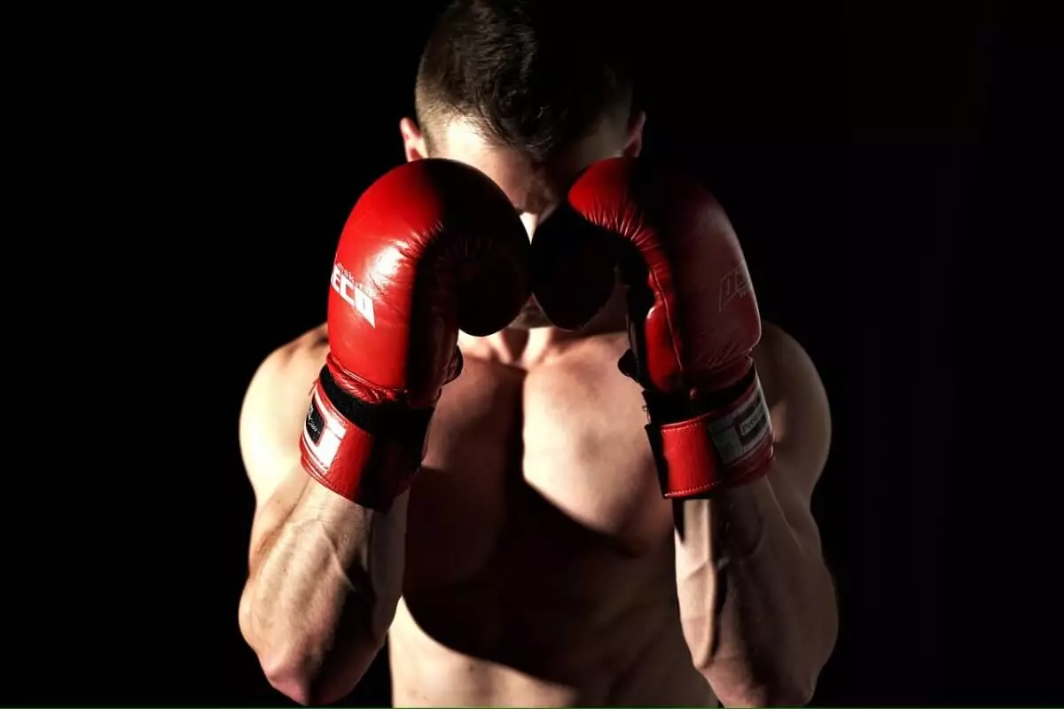 Ұлыбританияда қайтыс болған боксшы жарыстардан шеттетілді