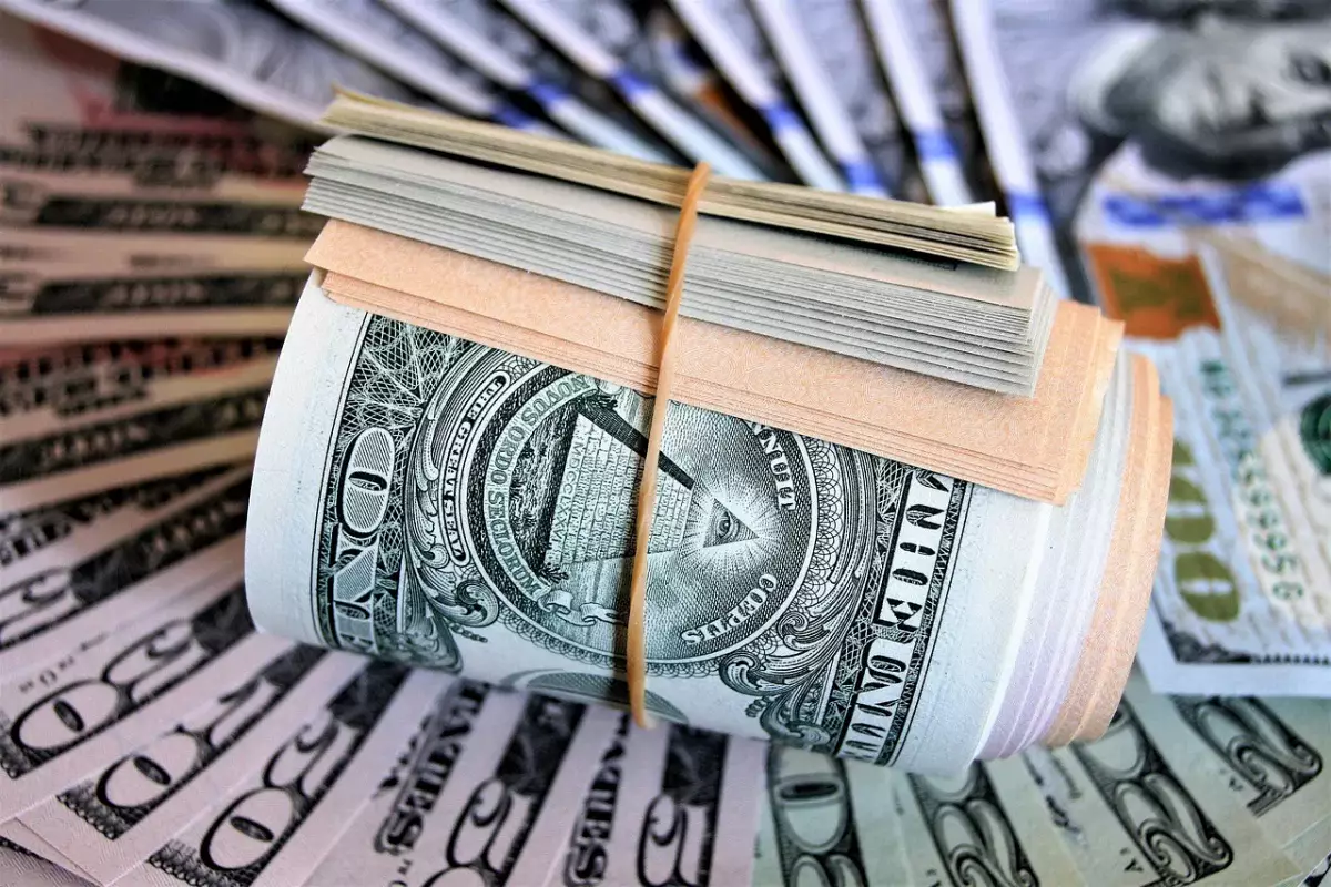 Сколько стоит доллар в обменниках Казахстана