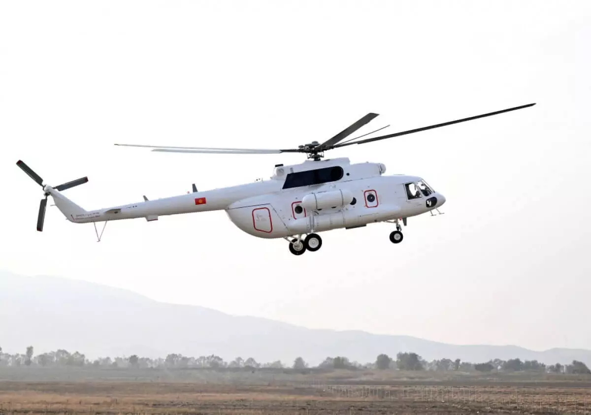 Глава Кыргызстана извинился за использование его племянницей вертолета МЧС
