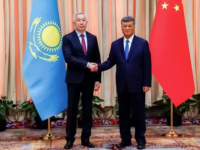 СУАР КНР предлагает Казахстану сотрудничество с крупными предприятиями Гонконга и Макао