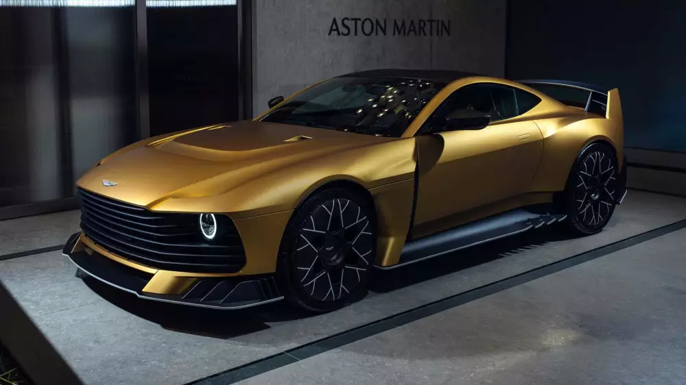 Aston Martin представила хардкорный суперкар на механике