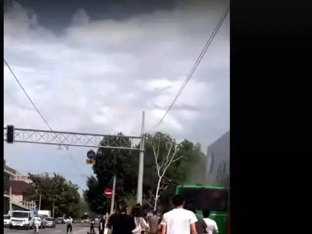 Автобус врезался в магазин в Алматы: один человек погиб 