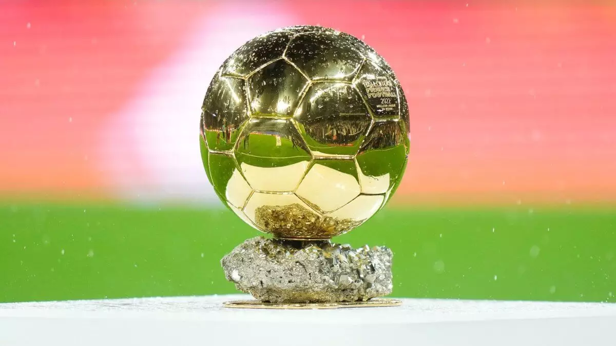 "Все кандидаты ужасные": фанаты футбола призывают отменить в этом году "Золотой мяч"