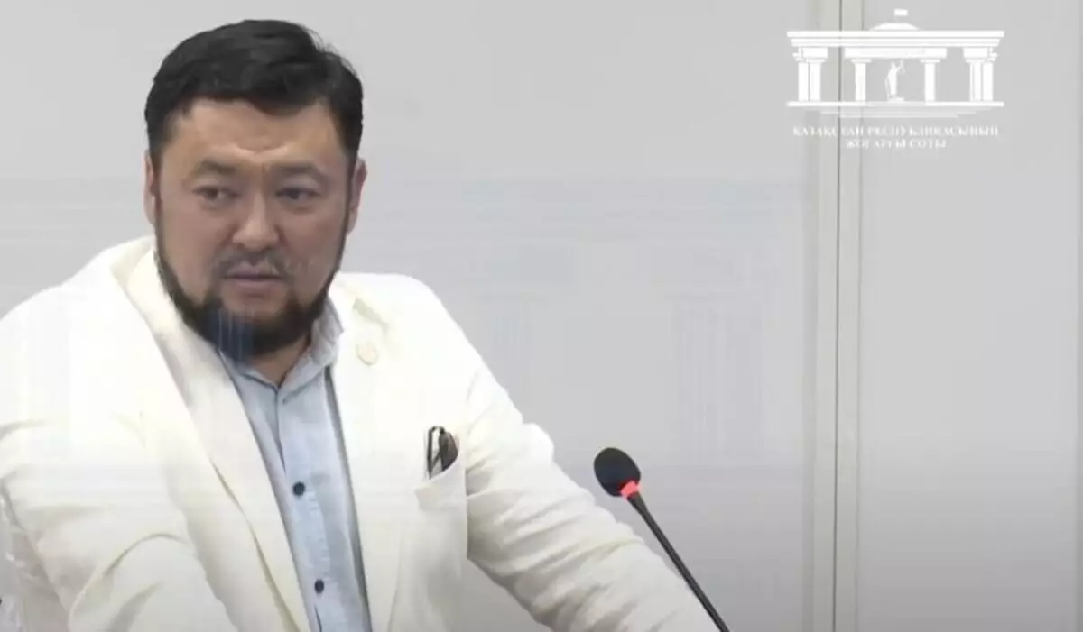 Адвокат брата Бишимбаева зарабатывал в TikTok на суде