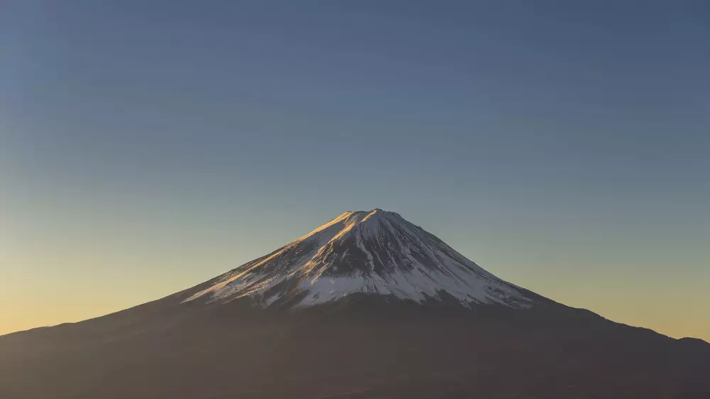 Три человека погибли у вершины горы Фудзи в Японии