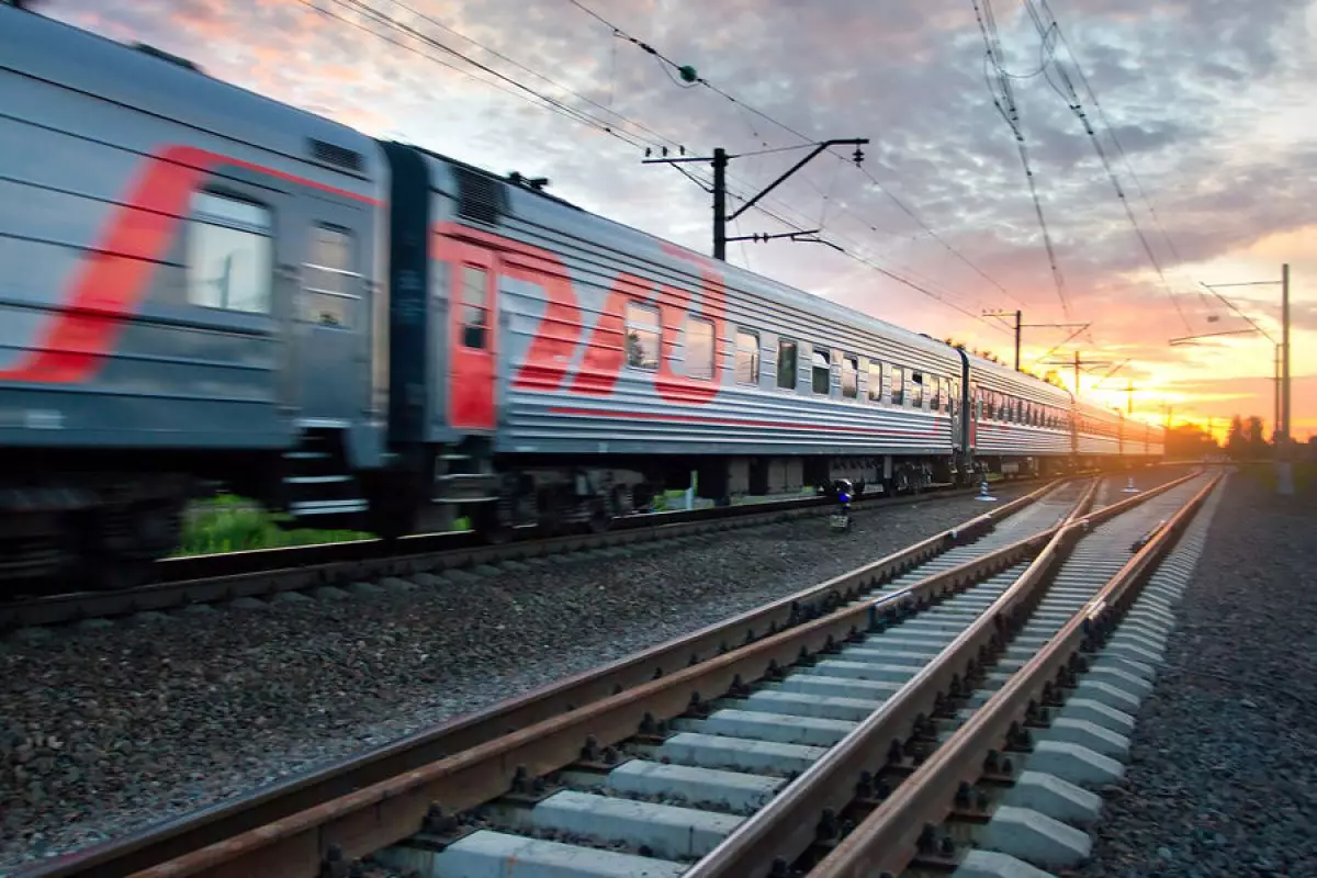 40 человек пострадали при сходе пассажирского поезда в России