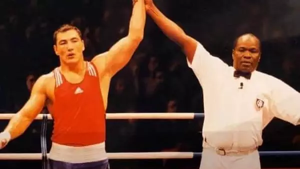 Түркістанда бокстан олимпиада жүлдегері Мұхтархан Ділдәбековтің турнирі өтіп жатыр