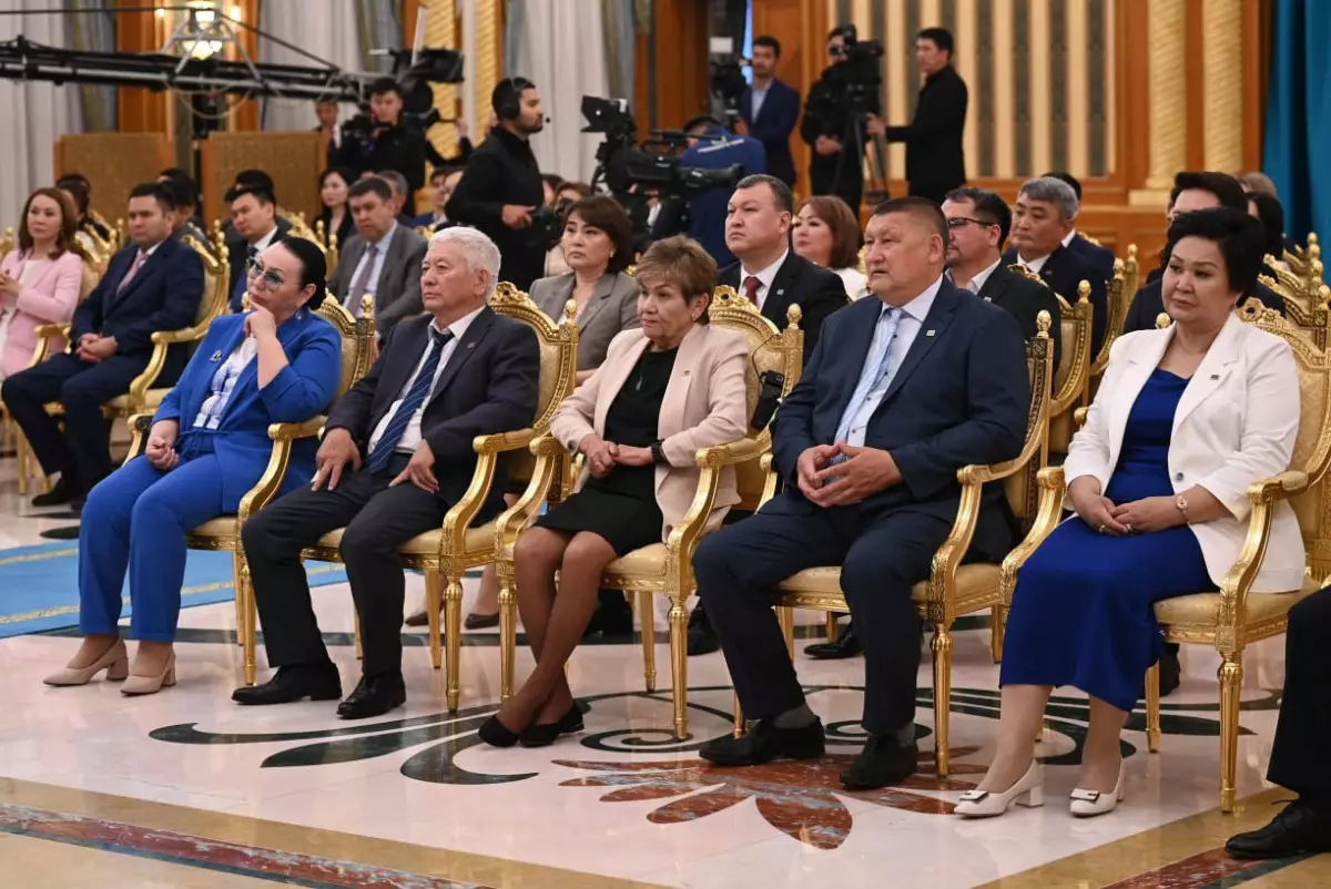 Токаев: в Администрации Президента работает немало журналистов