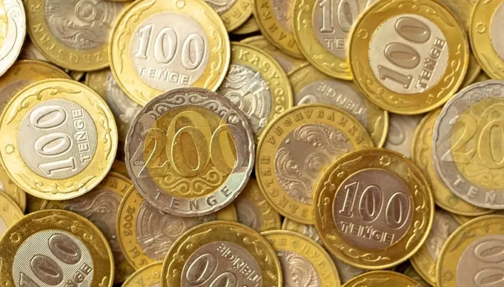 Сколько стоят доллар, евро и рубль в обменниках 27 июня