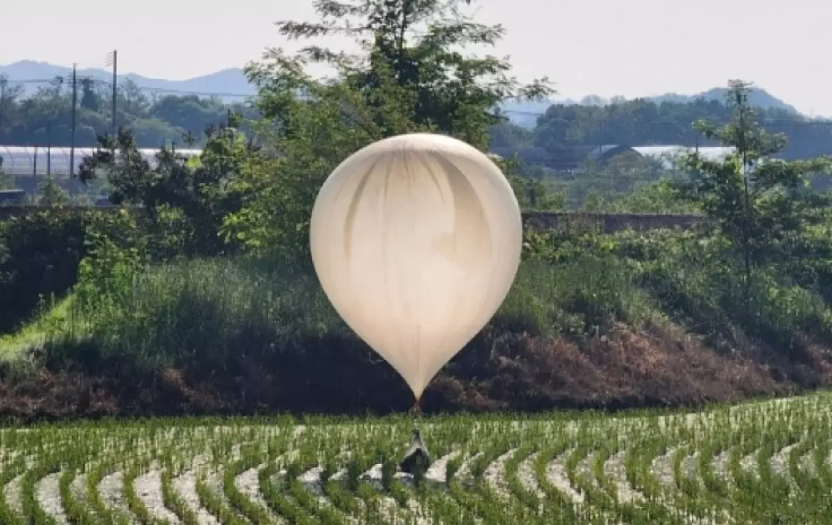 Воздушные шары из КНДР прервали работу аэропорта Сеула
