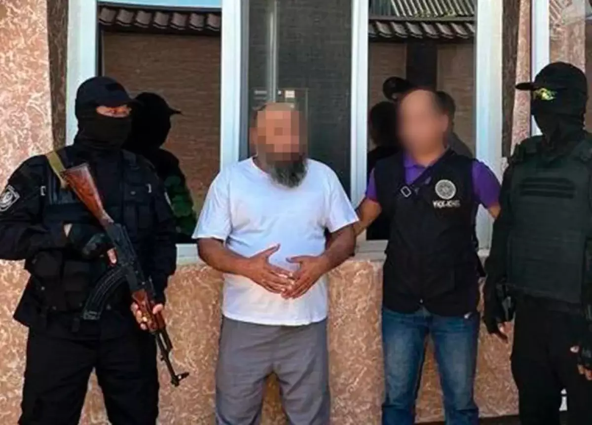Четырех казахстанцев задержали по подозрению в терроризме