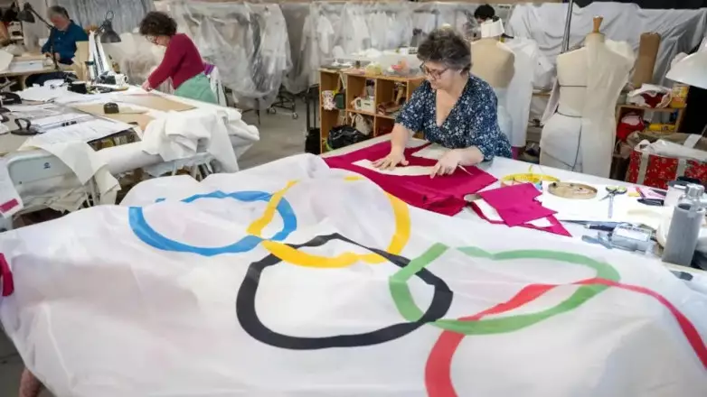 Париж Олимпиадасы қарсаңында жүздеген тігінші жұмыс істеп жатыр