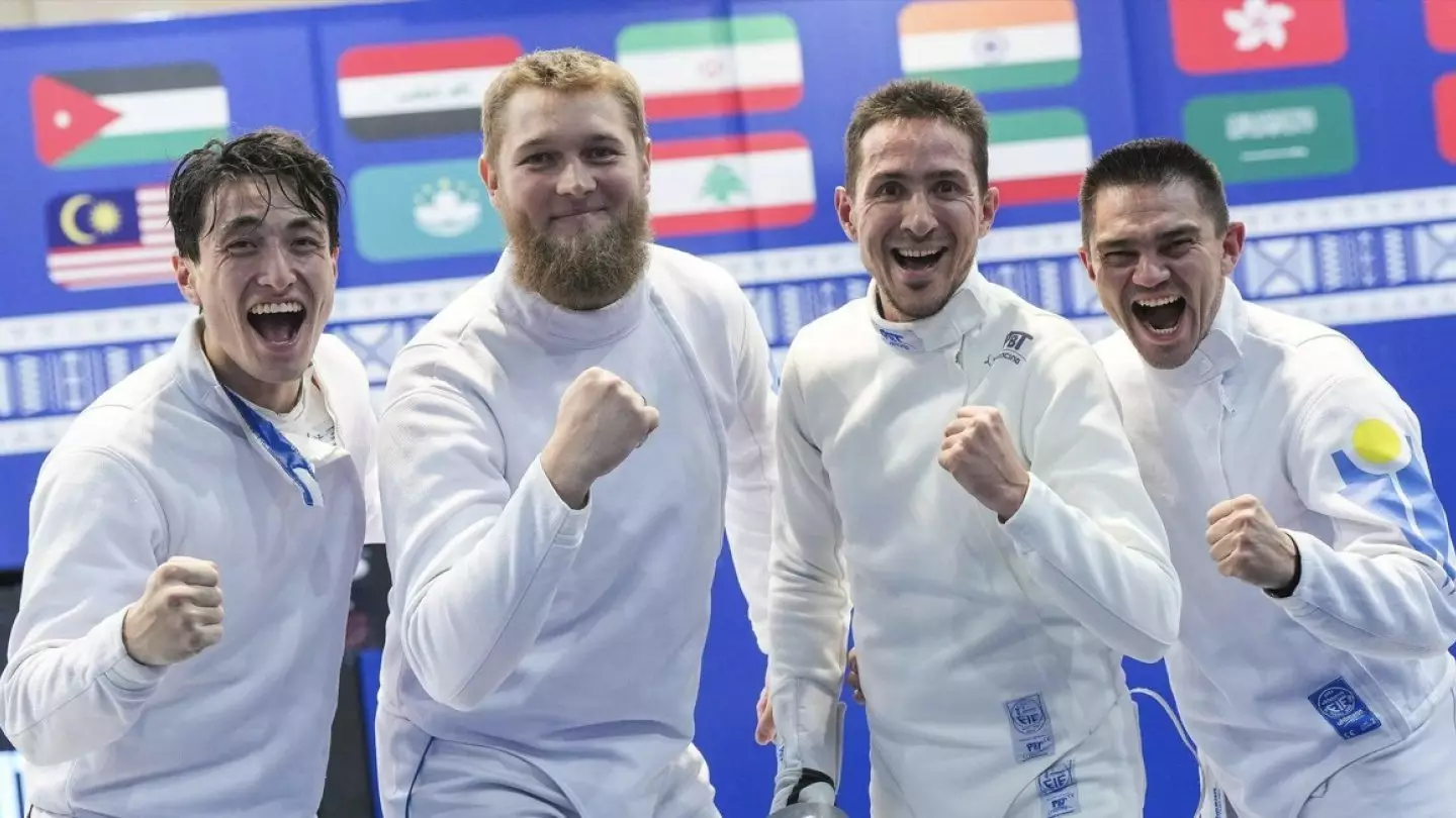 Впервые за 9 лет: казахстанские фехтовальщики взяли золото в Кувейте