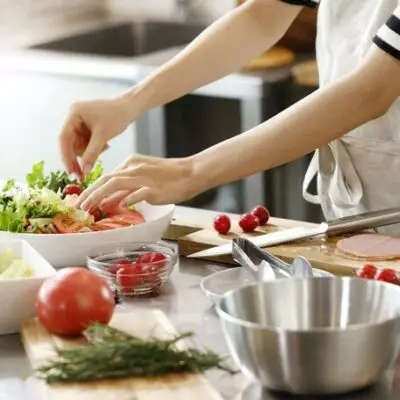 Предотвратить отравление: 4 основных правила безопасного приготовления пищи