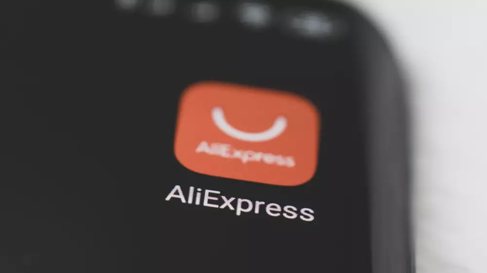 В Казахстане хотят облагать налогами покупки на AliExpress, Pinduoduo и других иностранных маркетплейсах