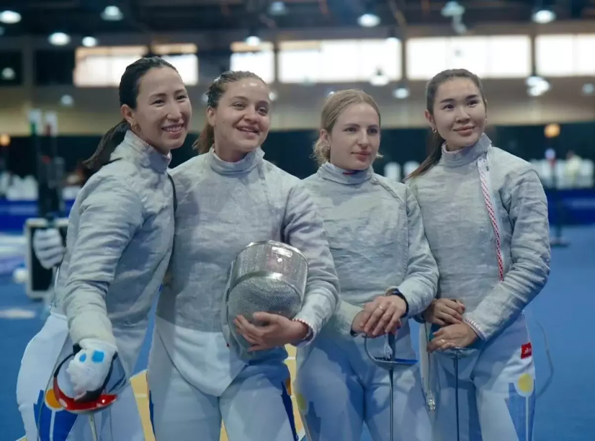 Впервые в истории казахстанские саблистки выиграли серебро ЧА