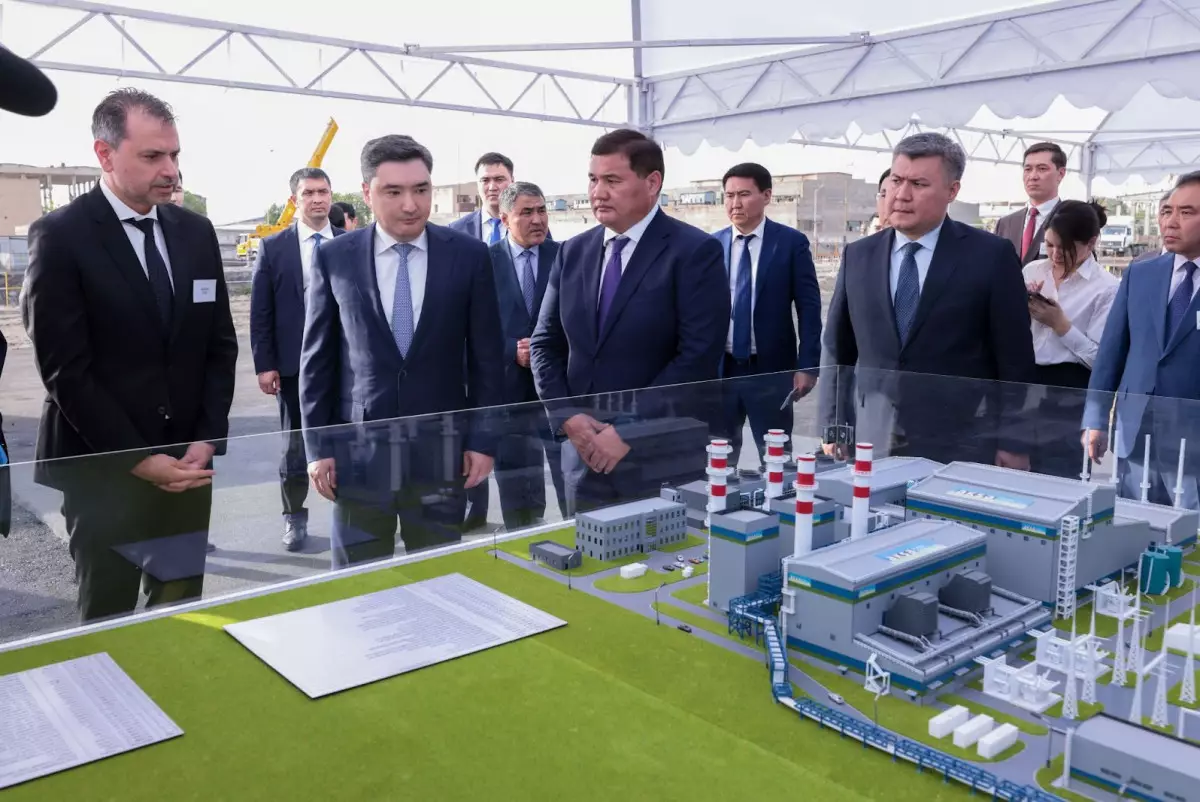 Премьер-министр проверил строительство новой ТЭЦ в Кызылординской области